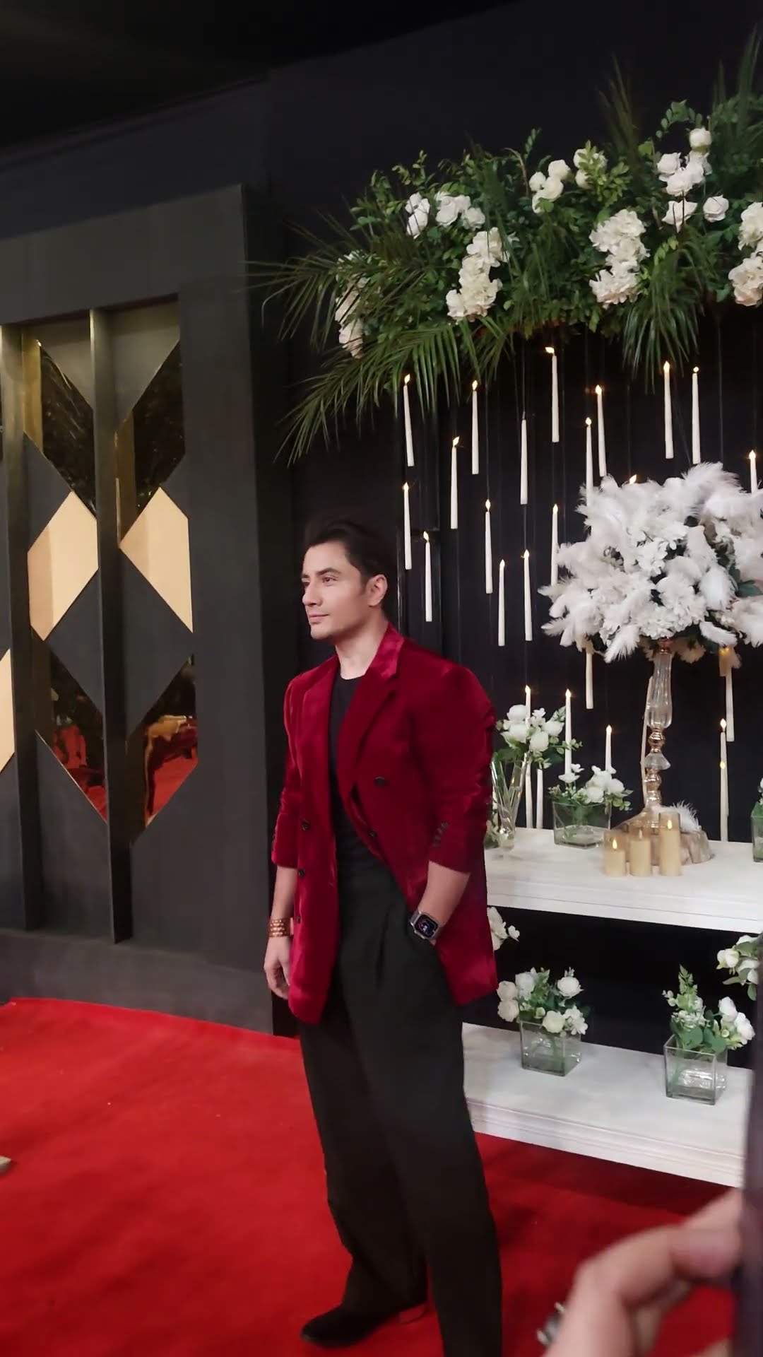Red And Black Style By Ali Zafar ? At The Red Carpet of 20 years of HUM TV magic.  #20YearsOfHUM