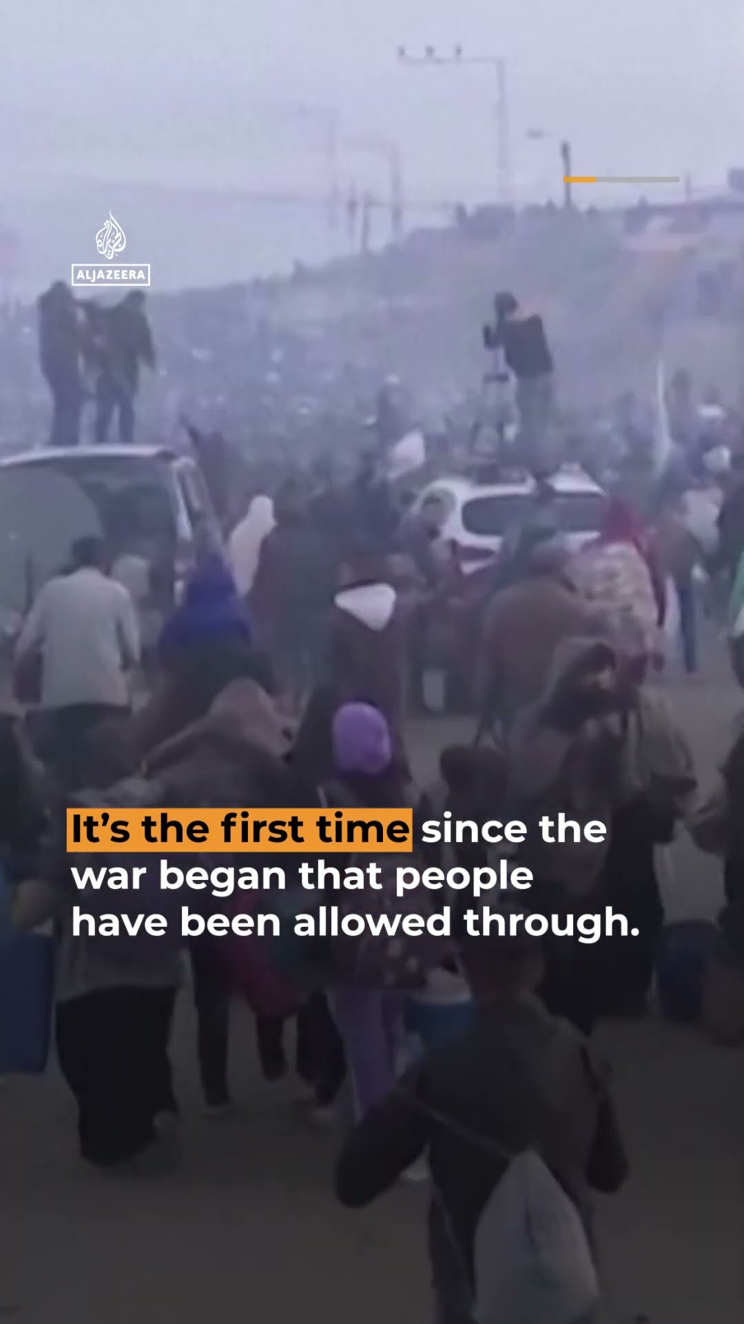 Thousands of Palestinians pack road on return to north Gaza | AJ #shorts