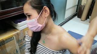 Pijit Punggung Adik Sakit Gigi Mak Nyak