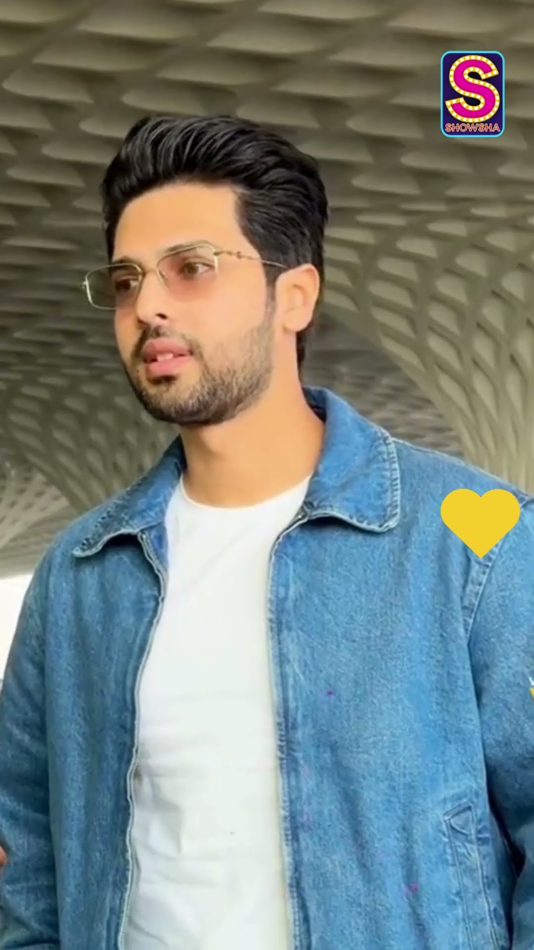 Armaan Malik In Denim Look Arrives At Mumbai Airport | N18S | #Shorts News18 #entertainment
