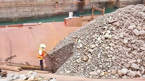 Barge unloading 3400 tons of cobblestone and ore - relaxing flow - Vlog of work on barge