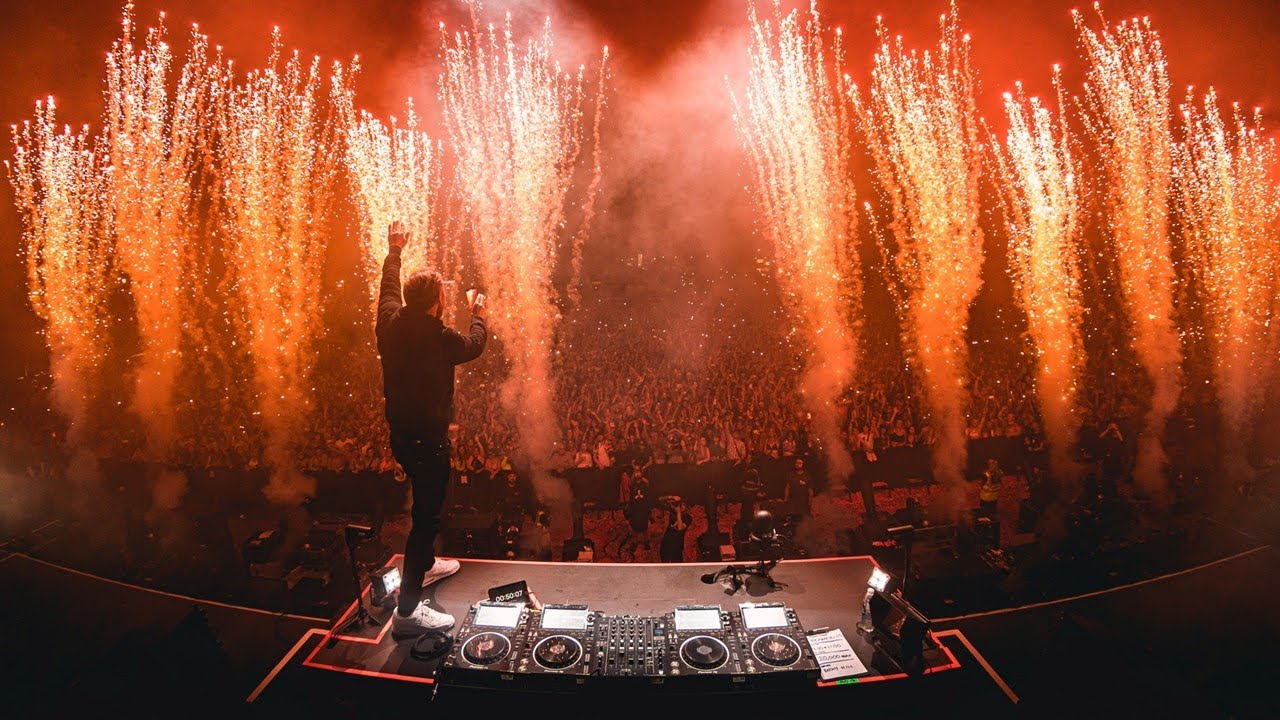 David guetta live. David Guetta Creamfields. David Guetta Live @ Creamfields North 2022. Концерт Louis Tomlinson и David Guetta «Live from Fest Istanbul».