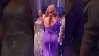 Kaur Vertical Look Kaur A Shake....