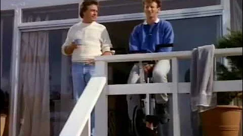 The Incredible Hulk Returns & The Bikinigirl Running on the Beach.