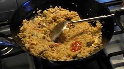NASI GORENG BAKSO PEDAAASSS/NASI GORENG SPICY MEATBALLS - Durasi: 11.44. 