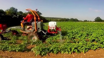 Terrateck - Cultitrack tool carrier with 4 meter boom sprayer