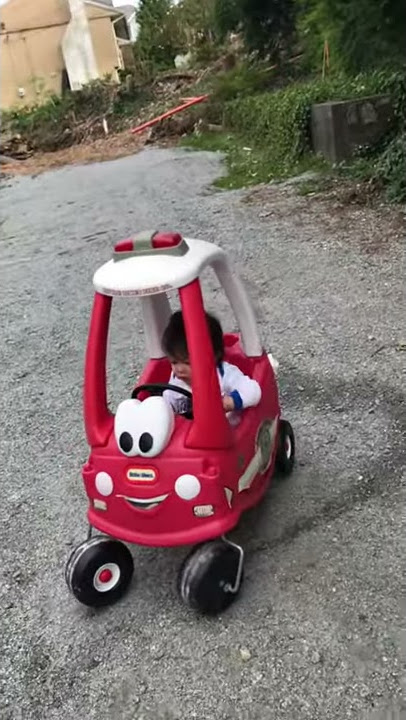 Little Tikes Cozy Coupe Ride-On Toy