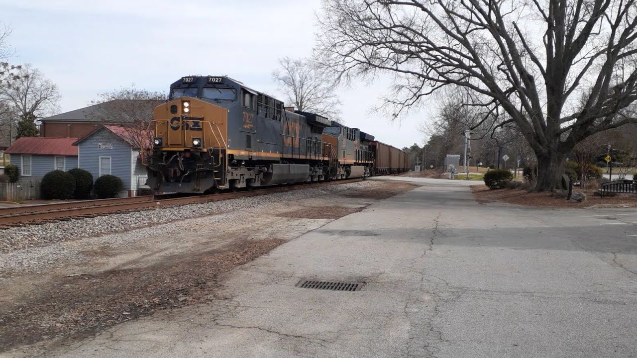 CSXT 7027 leads CSX E308 at Little Mountain SC on the CSX CN&L