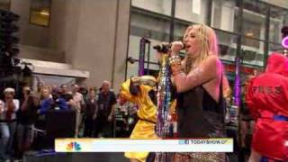 Ke$ha - Your Love Is My Drug ( Live Today Show 08/13/2010