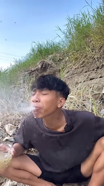 Survival skill: water purification in the wild💦😭👈 #camping #survival #outdoors#bushcraft#shots