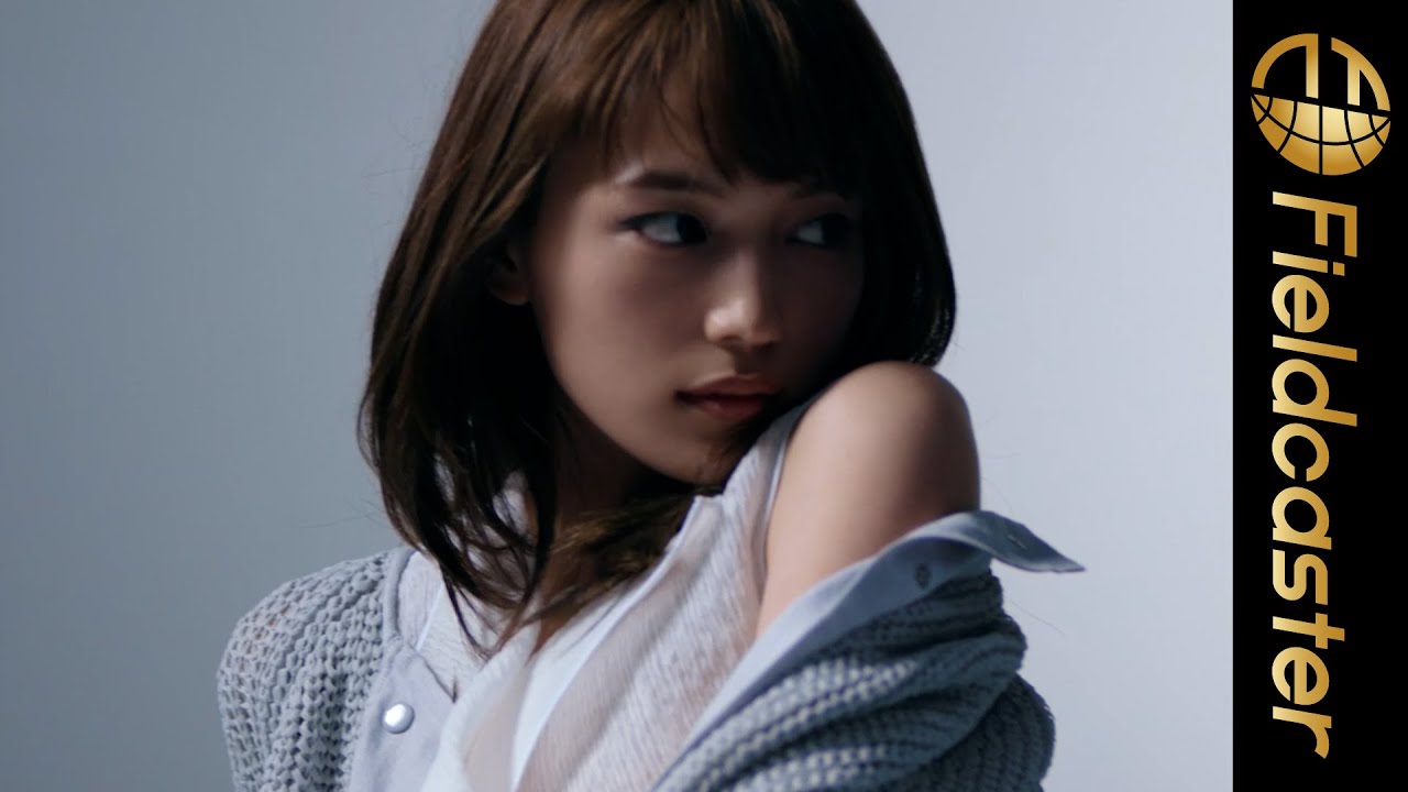 エレガントでセクシーな表情の川口春奈がかっこいい エンポリオ アルマーニ Yayafa エレガントでセクシーな表情の川口春奈がかっこいい エンポリオ アルマーニ Yayafa
