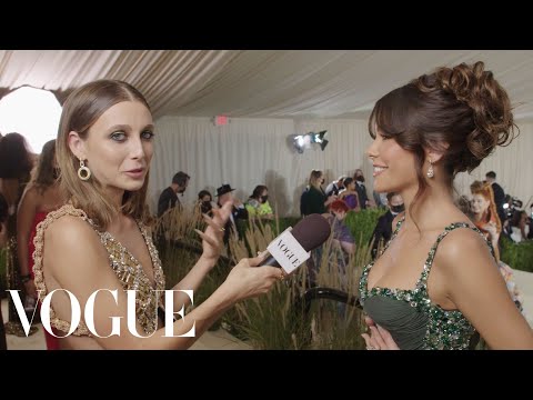 Emma Chamberlain Goes For Gold at Met Gala 2021: Photo 1323659, 2021 Met  Gala, Emma Chamberlain, Met Gala Pictures