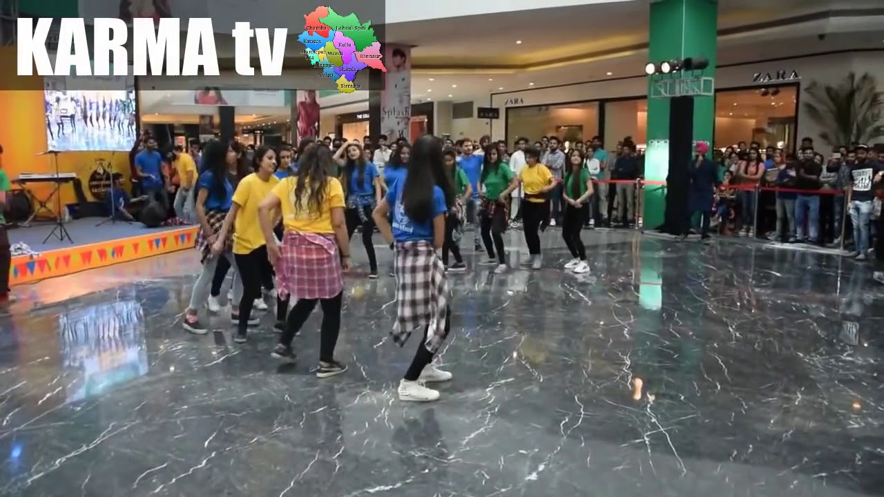 Flash mob Pahari NATI at Elante mall Chandigarh by Girls Himachali Folk Dan