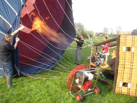 PH-DZB opzetten (Ballonvaart met Acedemie van de stad)