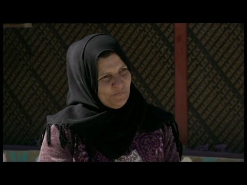 عائلة عزالدين في المشهد