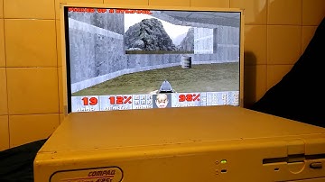 Compaq ProLinea 4/25s - Doom demo