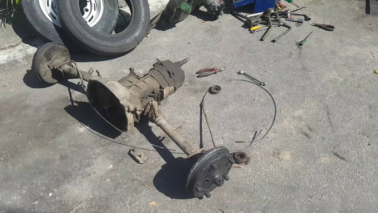 Caixa de 5 fora e a de 4 furos instalada