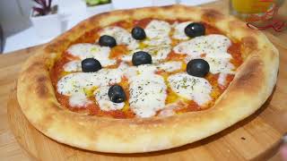 طريقة تحضير البيتزا الإيطالية على أصولها كتجي لذيذة و مقرمشة recette pizza napolitaine