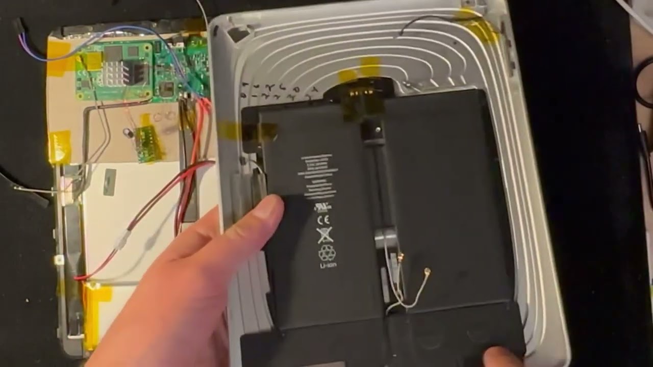 Putting a Raspberry Pi CM4 into an iPad [Hackaday Prize 2022]