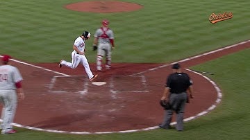 PHI@BAL: Hardy laces go-ahead RBI single to center
