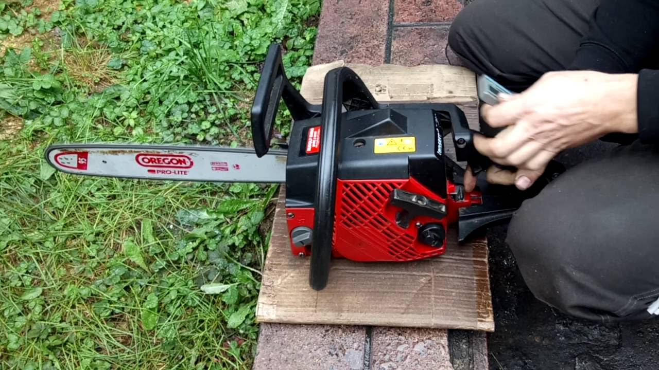Jonsered 2040 Turbo Swedish Chainsaw. Starting and overview. YouTube
