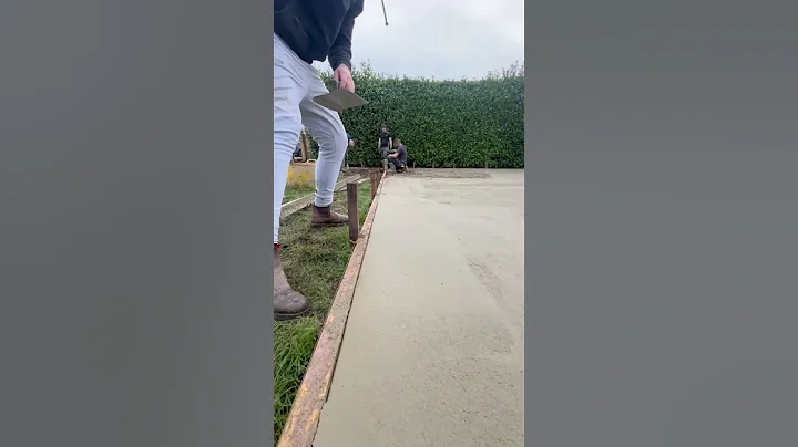 Edge concrete like a pro 💪😎 #construction #concrete #homeimprovement