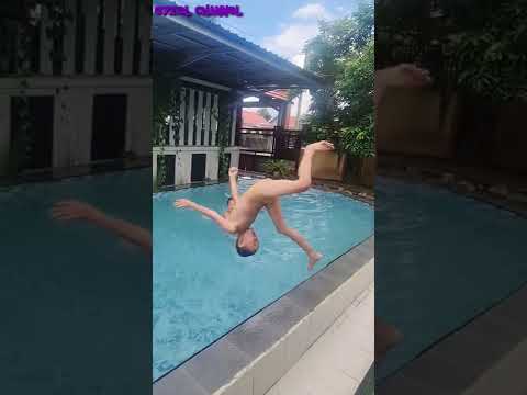 #SHORTS | Bocah Berenang Salto 🤣