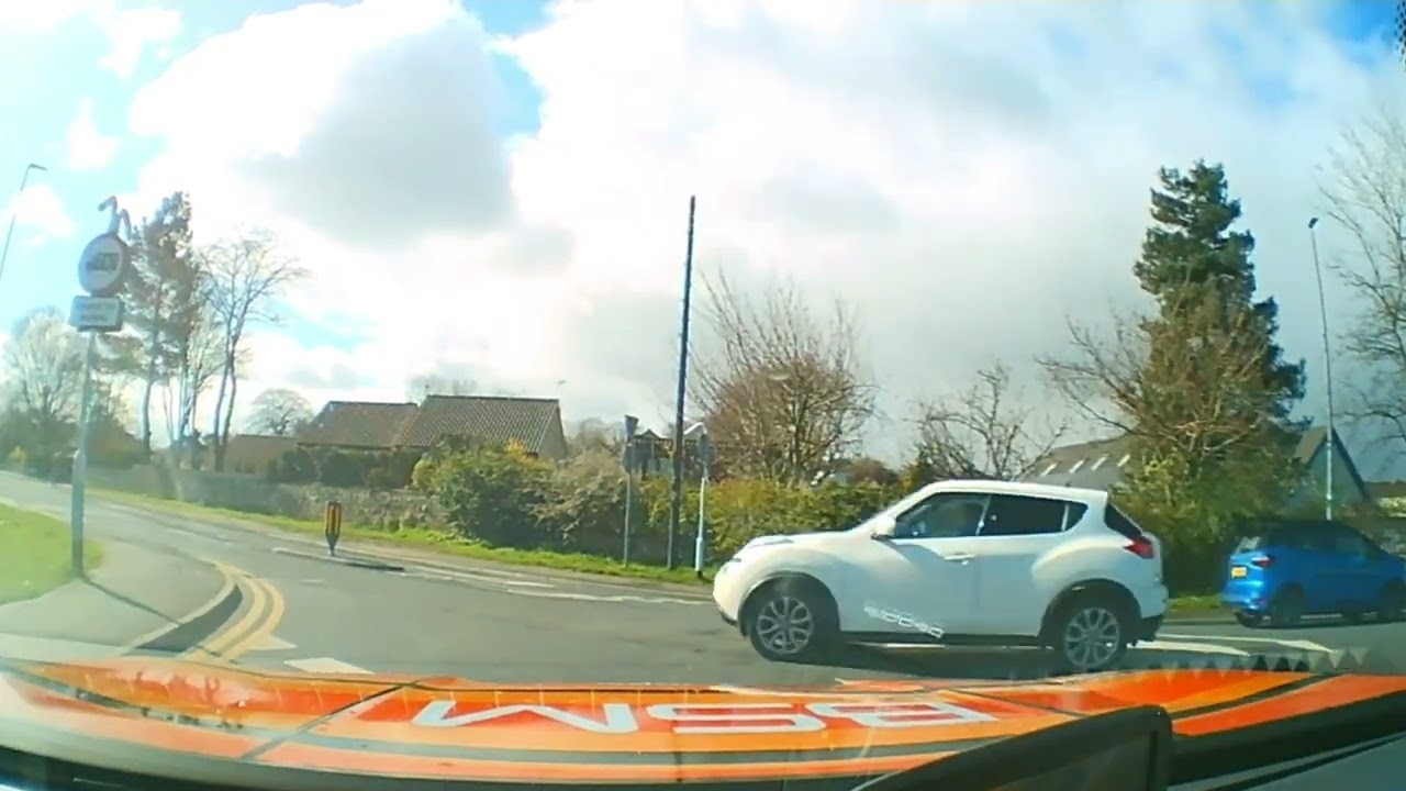 UK PRACTICAL DRIVING TEST LIVE. (Walton LGV TEST ROUTE 2) Did the student Pass or Fail?