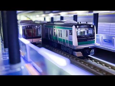 駅ホ-ムと跨線橋のジオラマ 駅ホ-ムと跨線橋のジオラマ （木造跨線橋で思い出への架け橋を