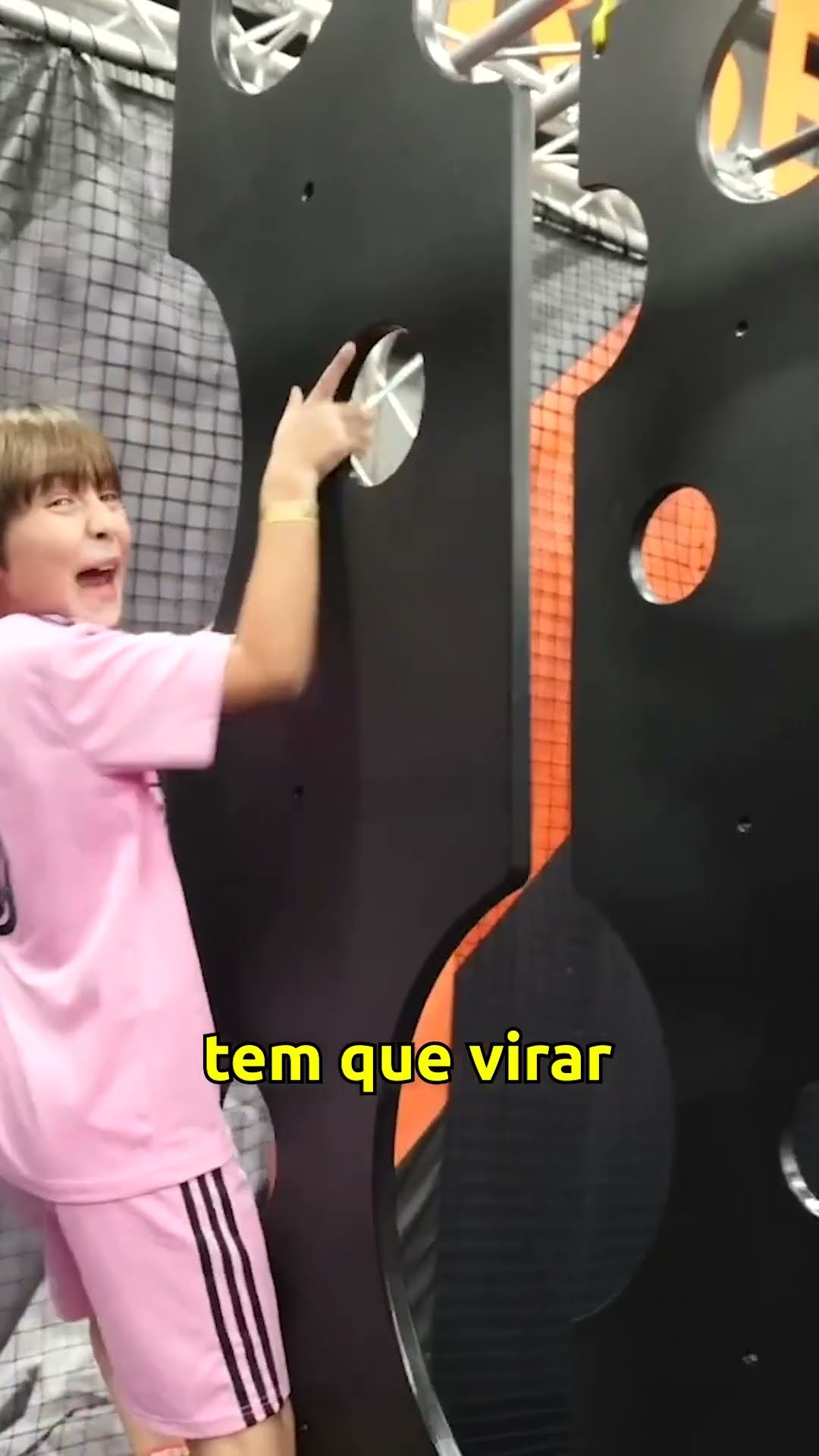 MARCOS NOS OBSTÁCULOS DO SKY ZONE - Família Brancoala #Shorts