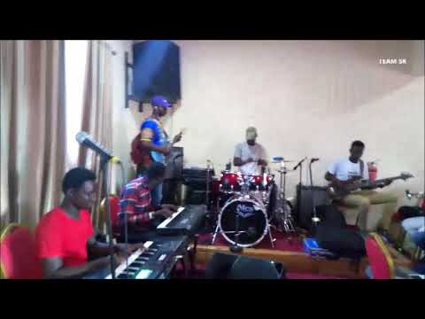 sk-frimpong-team...-rehearsing-on-obi-se-wo..