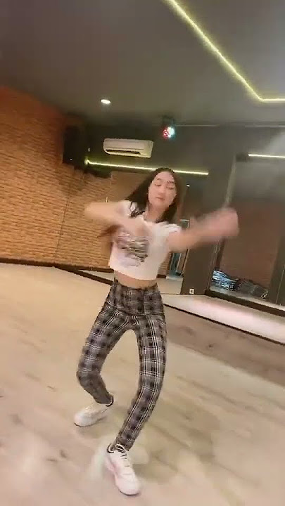 Sandrina Dance