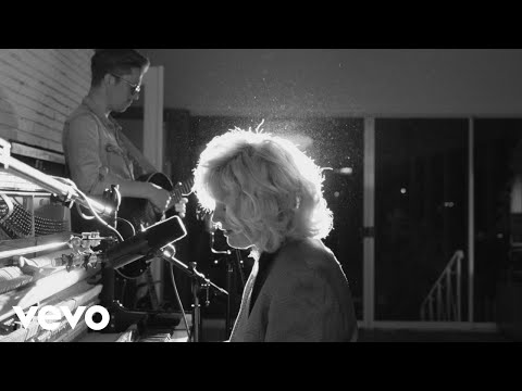 Cam Everblue Live Performance Video