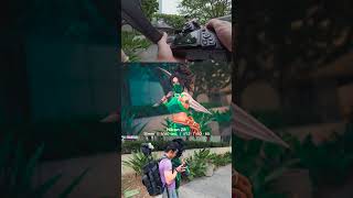 Con teaches you how to shoot anywhere and get very creative with composition with limited locations.