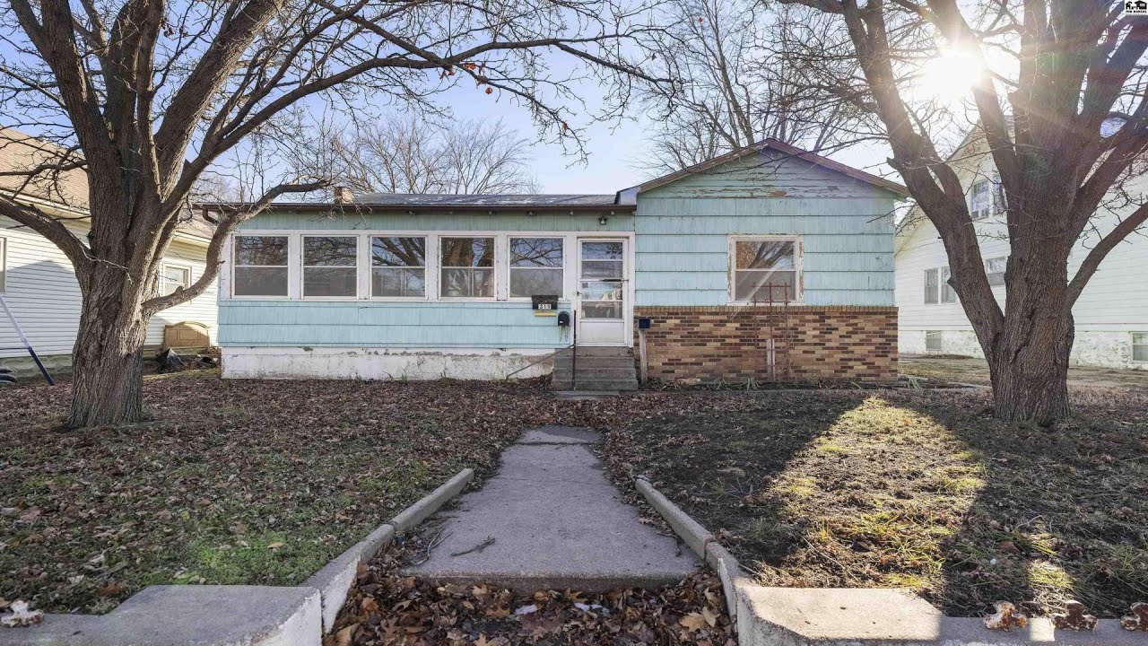 NEW LISTING: 319 E 11th Ave Hutchinson KS 67501