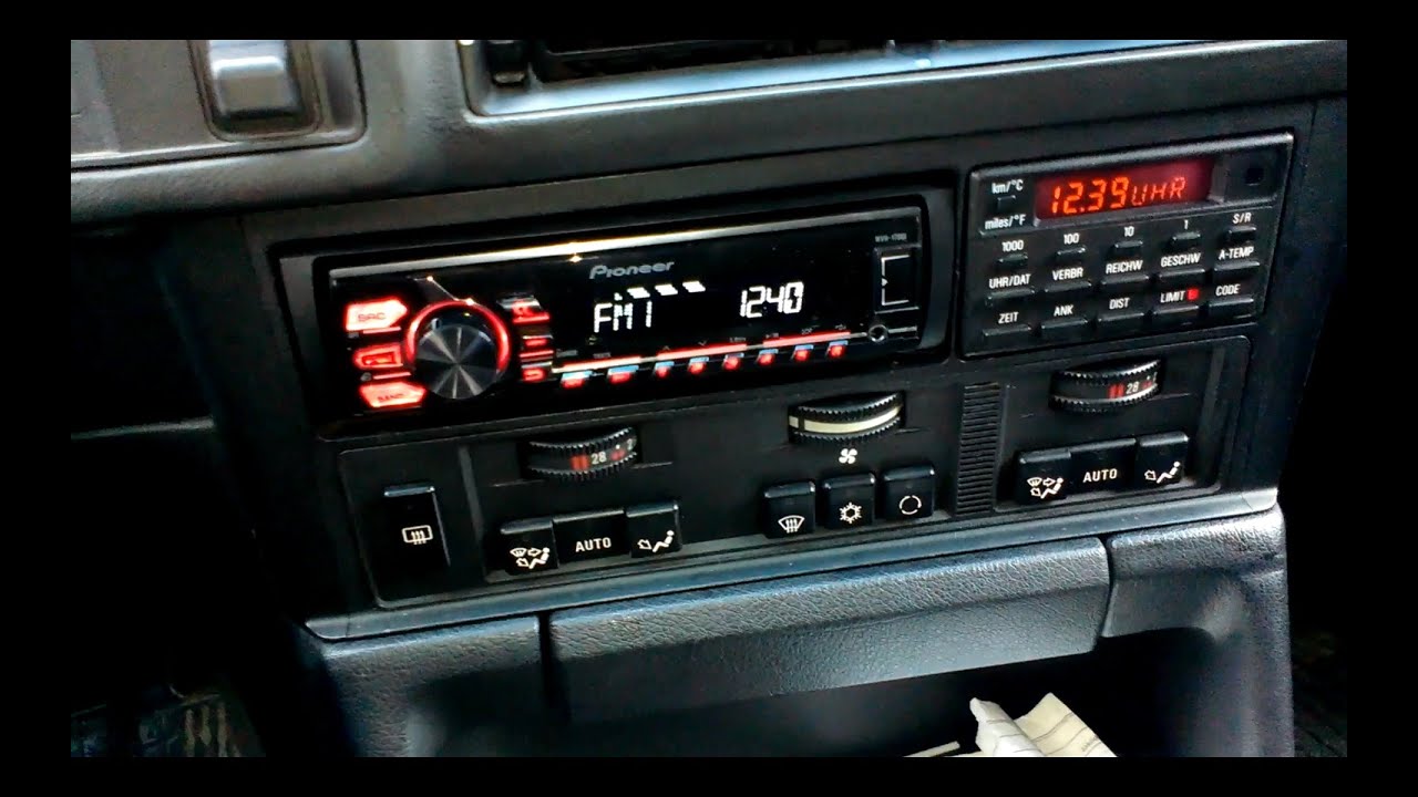 БМВ Е34 Установка магнитолы, ремонт BMW E34 - YouTube