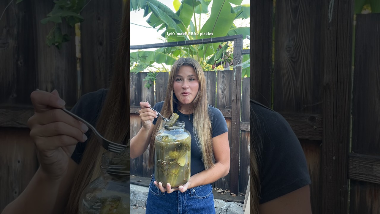 Традиционные маринованные огурцы! Уксус не нужен &mdash; только вода, соль и огурцы🥒 #ферментация
