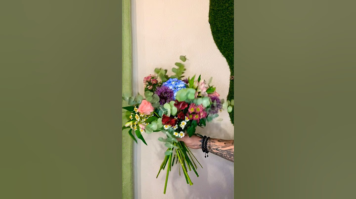 ¡Así se hace magia con flores! 🌟💐 #flowers #handmade #magic #love #weddingflowers #viralvideo #art
