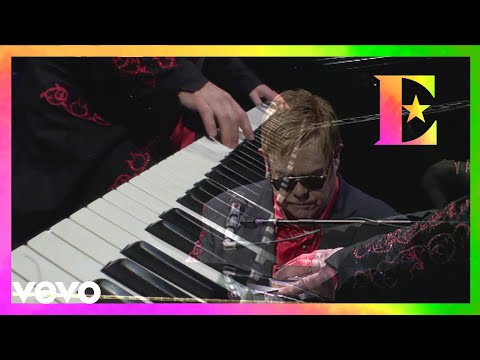 Elton John - Jingle Bells (Live At The MEO Arena)