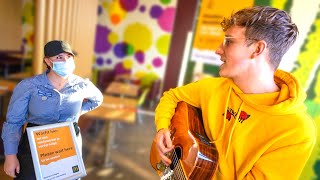 MCDONALDS BESTELLEN MET GITAAR (ROMANTISCH) ❤️ #2667