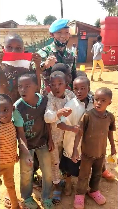 Anak-anak Afrika Semanagat menyanyikan Lagu Mars Kontingen Garuda | SAM Channel 19 | #shorts