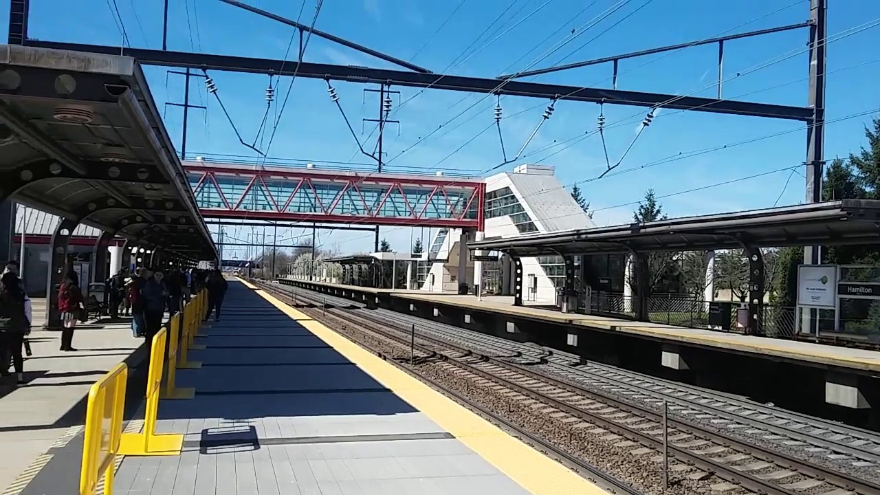 NJ Transit Train 7826 Arriving at Hamilton Station - YouTube