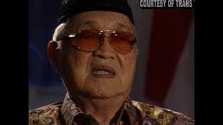 Ratna Sari Dewi Soekarno: Bercerita tentang Soekarno, geisha, politik hingga kuliner.