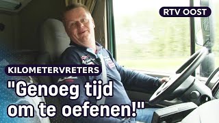 Trucker Johnny zingt z'n eigen liedjes tijdens het rijden | RTV Oost