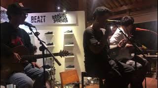 Pee Wee Gaskins - Lonely Boys, Lonely Girls (Acoustic Live at Sedjuk Cinere, Depok 11/4/2023)