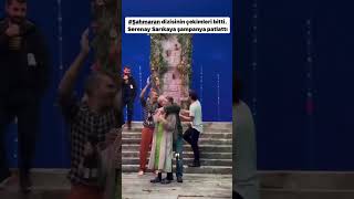 Serenay Sarıkaya Şahmaran Dizi Setinde Şampanya Patlattı