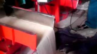 electro magnetic feeder with hopper