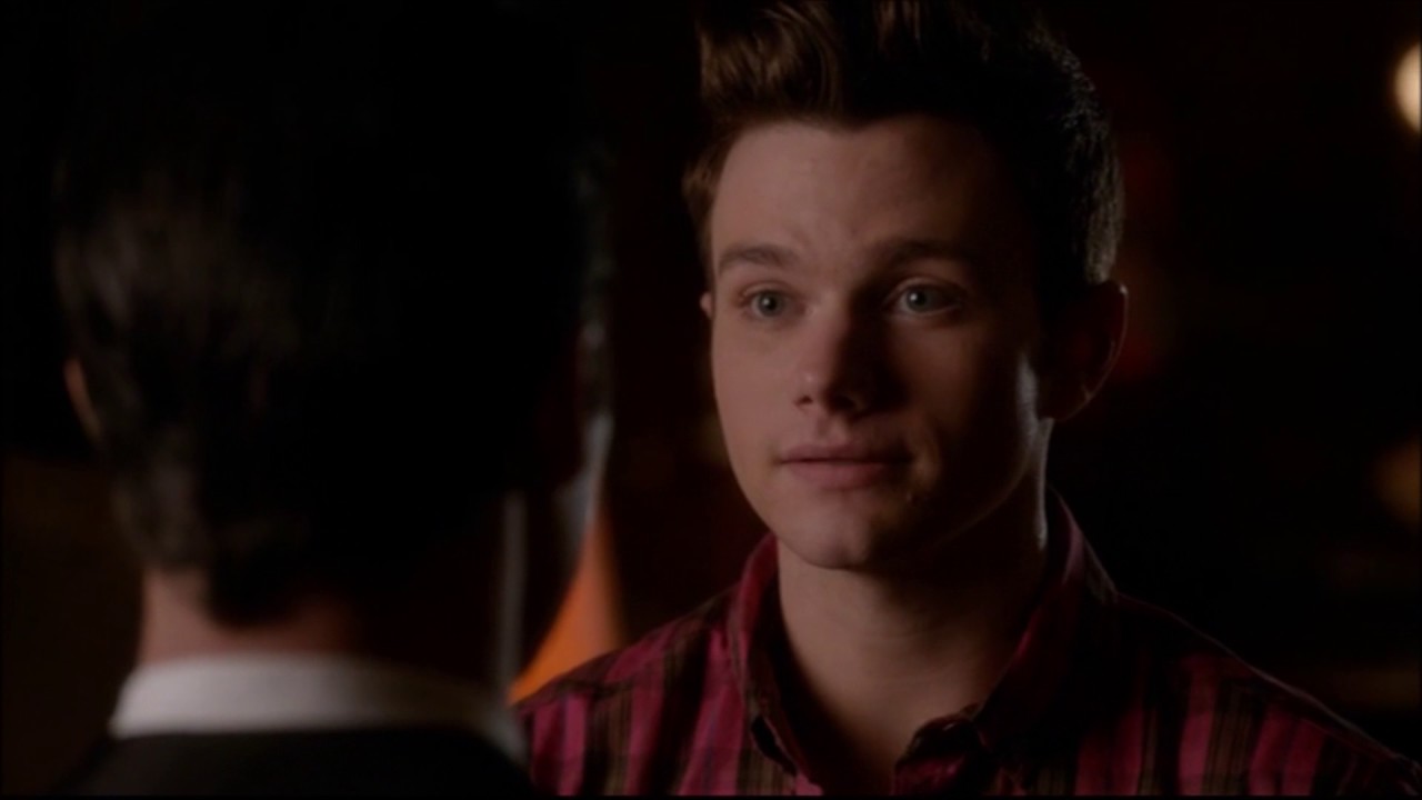 Glee Kurt helps Blaine get ready for his evening with June Dolloway