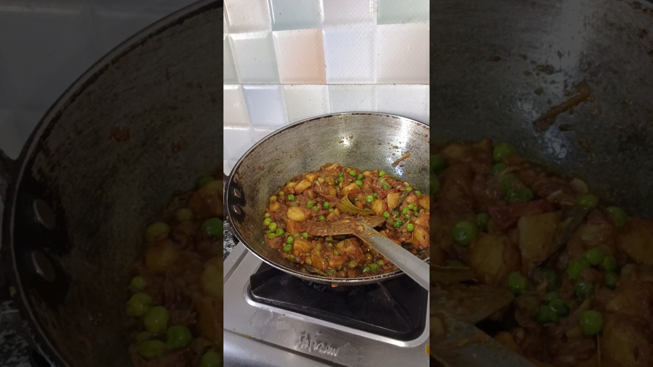 matar aloo ki sabji naya trika se🫛😌 #shortvideo #recipe #cooking #cooking #punjabicooking #nimona