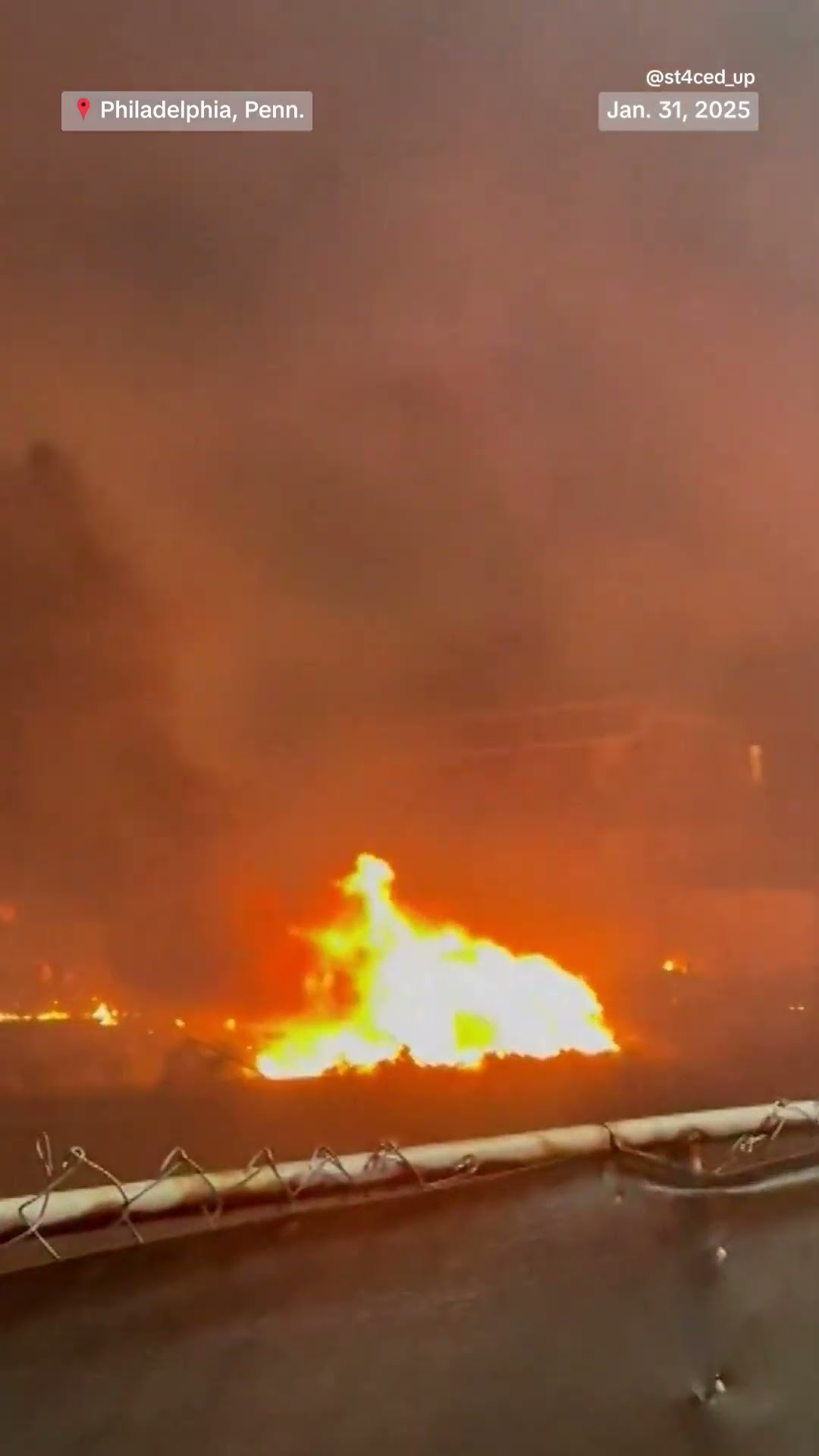 Small plane crashes near mall in Philadelphia